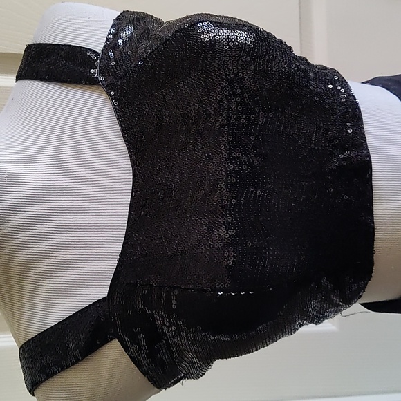 Divya Kanakia Pre-stitched Ruffled saree & sequin ready to wear blouse XS NWT - Picture 13 of 15